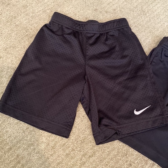 Bundle of boys dri-fit shorts - Picture 5 of 8